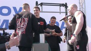 Как выпить из кружки, которую не поднять?
