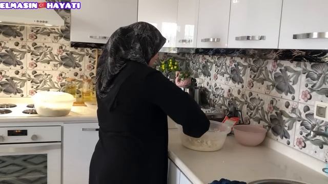 YENİ LAHMACUN MAKİNAM?SİZCE NASIL⁉️DAYIMGILİ YEMEĞE ÇAĞIRDIM?DERMAN BACIMGİLLE KAHVE KEYFİ??VLOG смотреть онлайн