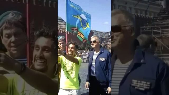 Джентельмены удачи на Красной площади... #владимиркузнецов #джентельменыудачи #деньвдв #рутуб