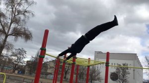 как новичку сделать луну на турнике?
