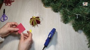 DIY Новогодняя игрушка на елку из фоамирана Поделки на Новый Год. Игрушки на елку своими рукам