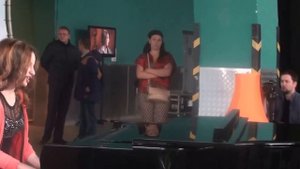 Виктория Оганисян поет и играет на пианино. Victoria Hovhannisyan