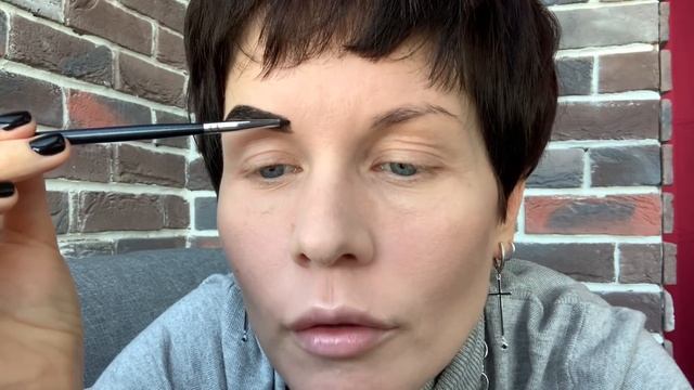 Анна Измайлова Как покрасить брови дома
