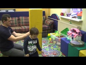 что делать если ребенок кидает игрушки