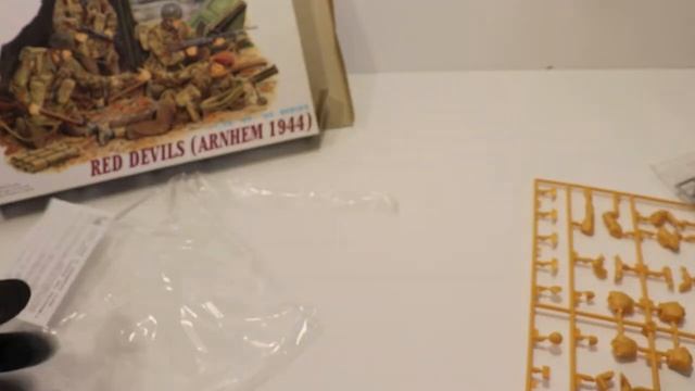 Unboxing 1/35 Red Devils Arnhem 1944 Dragon 6023 смотреть онлайн