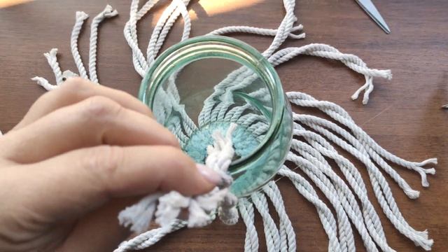 Придумала, как из банки сделать шикарную вазу. Покажу, какая красота получилась смотреть онлайн