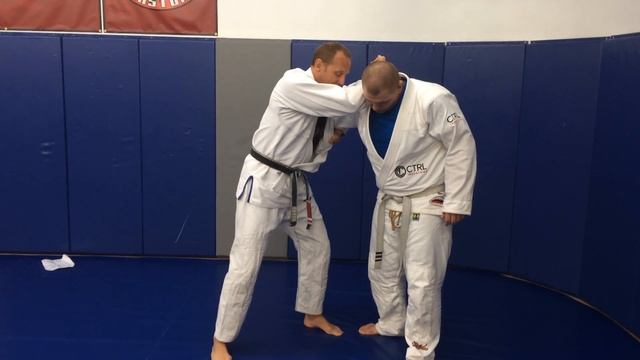 Self Defense - Grip Strip - Circle Shoulder Throw - FargoBJJ Fundamentals смотреть онлайн