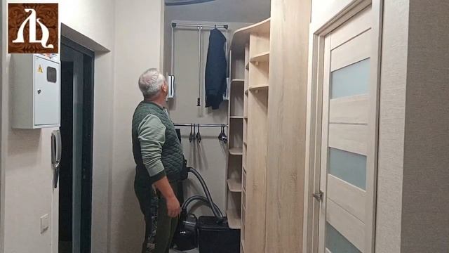 Радиусный шкаф купе в прихожую. Гардеробная.