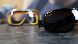 Защитные очки с прозрачными стеклами DEWALT DPG82-11C