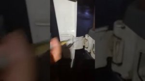 Как смазать петли задних дверей на Пежо боксер