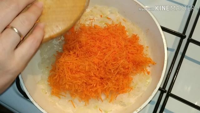 Жареная рыба под морковной шубкой
