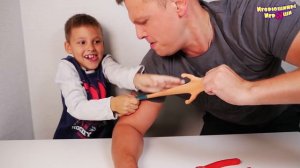 МАШИНА против СТРЕЙЧ АРМСТРОНГ Антистресс Stretch Armstrong vs Car