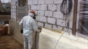 Напыление пенополиуретана ППУ на фундамент / Теплоизоляция и гизроизоляция