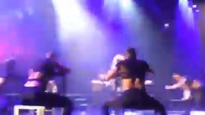 Britney Spears-Do Somethin Live Piece of Me 8 февраля Дата 8 февраля 2014 год  Место Лас Вегас, США