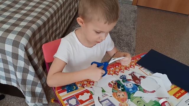 Вырезаем и клеим поделки из бумаги - Барашка Шон смотреть онлайн