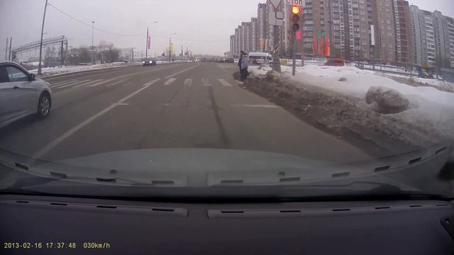 Lexus едет на красный свет смотреть онлайн