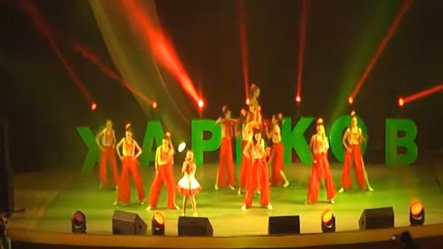 Образцовый ансамбль "Конфетти" и А. Дмитрикова "Запали вогонь" смотреть онлайн