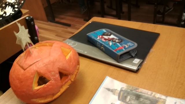 Хэллоуин на занятиях по английскому смотреть онлайн