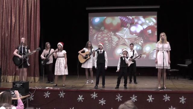 ВИА Перемена "Новогодние игрушки" Елка -1, 25.12.18. смотреть онлайн