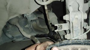 Замена передней стойки стабилизатора на Honda Civic 4D 9