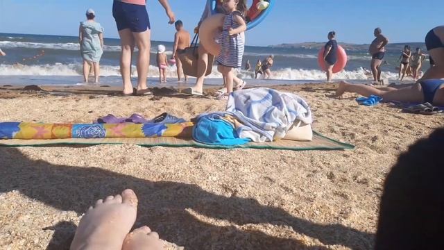 Крым 2022, Феодосия пляж, курортный сезон. Отдых на море смотреть онлайн