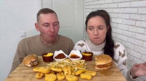 МУКБАНГ БУРГЕРЫ КАРТОШКА ФРИ НАГГЕТСЫ MUKBANG BURGERS FRIES NUGGETS