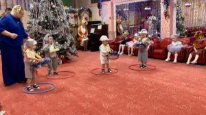 Танец зайчиков. ( Автор А. Боброва, исп. Ю. Селиверстова). Группа №10 "Солнечные зайчики"