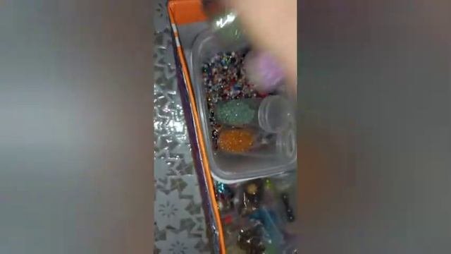 Разбираю коробки. Много всего с моим бисером