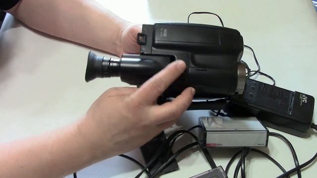 Кассетная видеокамера JVC