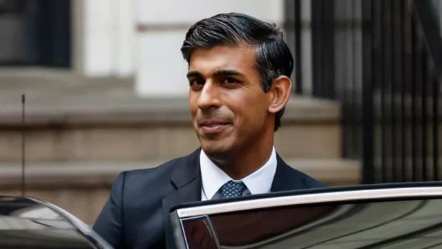 Сунака оштрафовали за езду без ремня безопасности смотреть онлайн