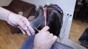 короткая женская стрижка асимметрия, на основе градуированного каре . круглая форма. Bob pixie