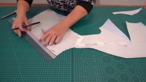 Урок 90. Построение стояче отложного воротника в V - образной горловине. Сто Шагов Портного