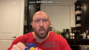 Мужик 10 минут ест чипсы и смотрит в камеру