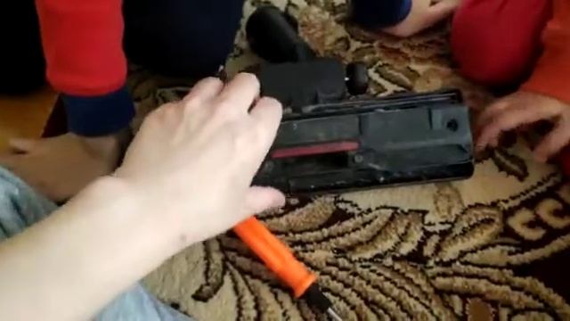 КАК ПРАВИЛЬНО ЧИСТИТЬ ПЫЛЕСОС ? #пылесос#полезно#советы смотреть онлайн