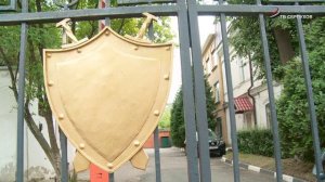 В Серпухове украли скульптуры маленьких павлинят