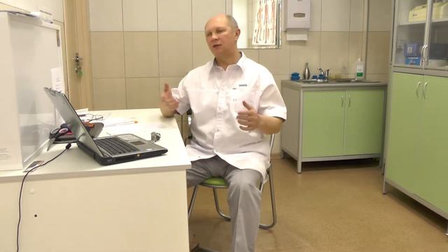 Как сидеть за столом смотреть онлайн