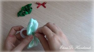 Новогодние бантики с елочками канзаши. Мастер-класс.