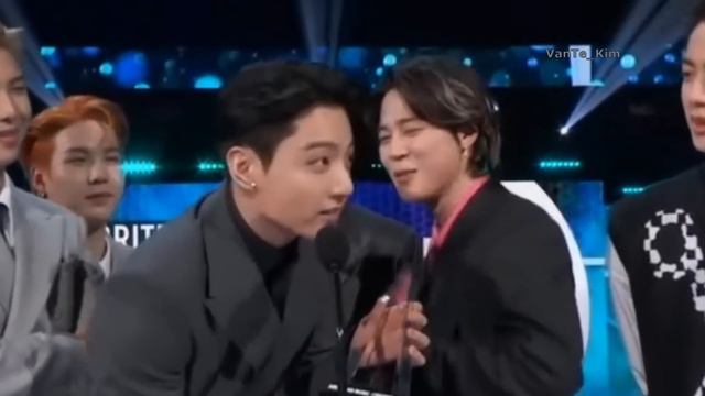 Taekook/Вигуки| Вигу в Америке [1/2] смотреть онлайн