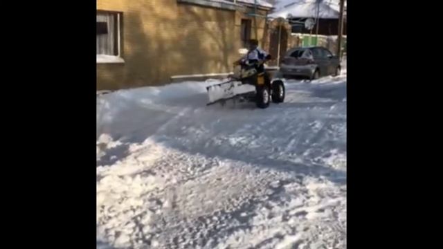 Дрифт на тракторе BRP Renegade смотреть онлайн