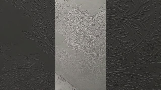 Бюджетный потолок в ванной комнате.