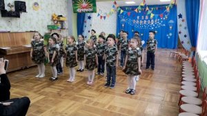 Песенка про папу в саду - мне порой обидно что за много лет песня про всех на свете а про папу нет