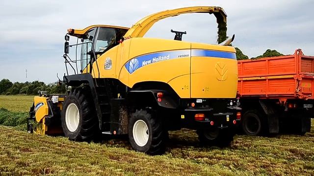 Кормоуборочный комбайн New Holland FR 9060