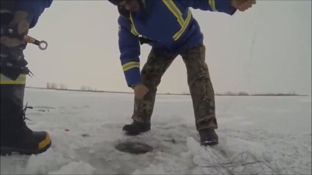 Зимняя рыбалка на щуку Ловля щуки на жерлицу зимой смотреть онлайн