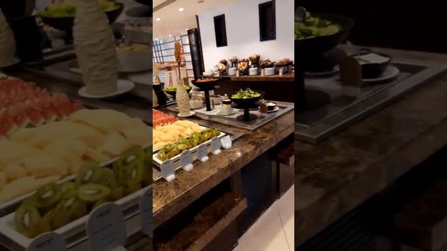 Occidental Sharjah Grand. Обед. Ноябрь2021