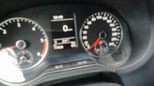 Установил новую приборку на VW Polo Sedan