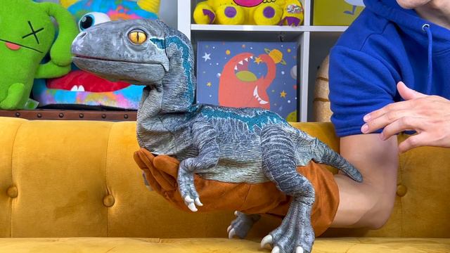 Jurassic World REALFX Baby Blue Raptor | Realistic Dinosaur Animatronic Puppet Toy | BEST DINO TOY смотреть онлайн