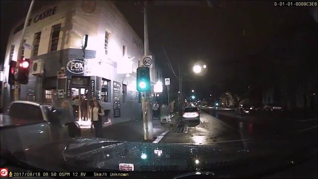 Gnet Gi500 dashcam captures collision смотреть онлайн