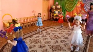 Танец цветов. Весенний праздник во 2 - ой младшей группе.