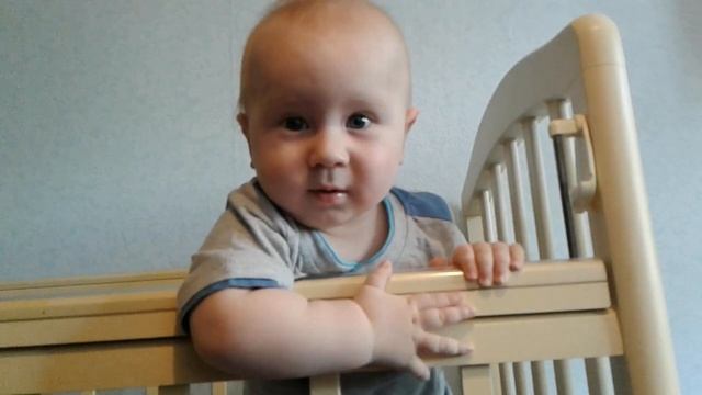 Ребёнок в 7 месяцев говорит ПАПА.Смешное видео.Когда ребёнок начинает говорить