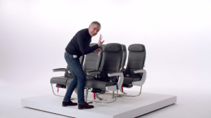 Британские звёзды снялись в смешном благотворительном ролике про безопасность в полёте